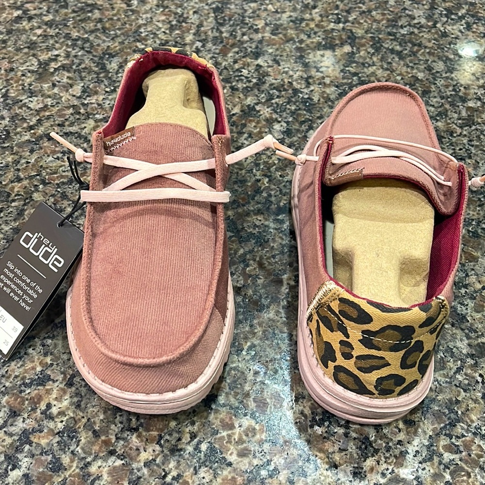 Hey Dude size 8 brand new